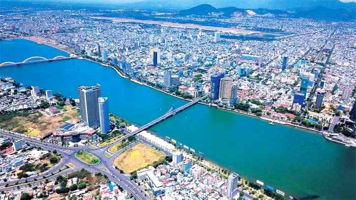 附图：岘港市。