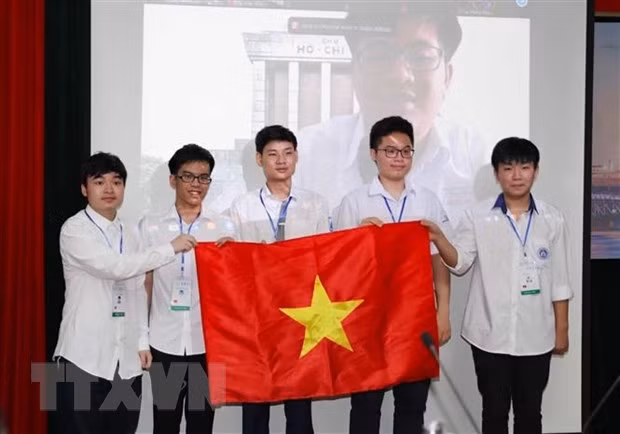 越南学生在2021年国际数学奥林匹克竞赛中夺得六枚奖牌。（图片来源：越通社）