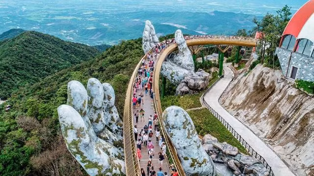 附图。