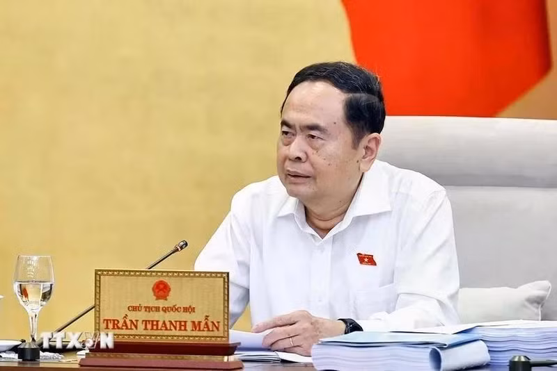 国会主席陈青敏。