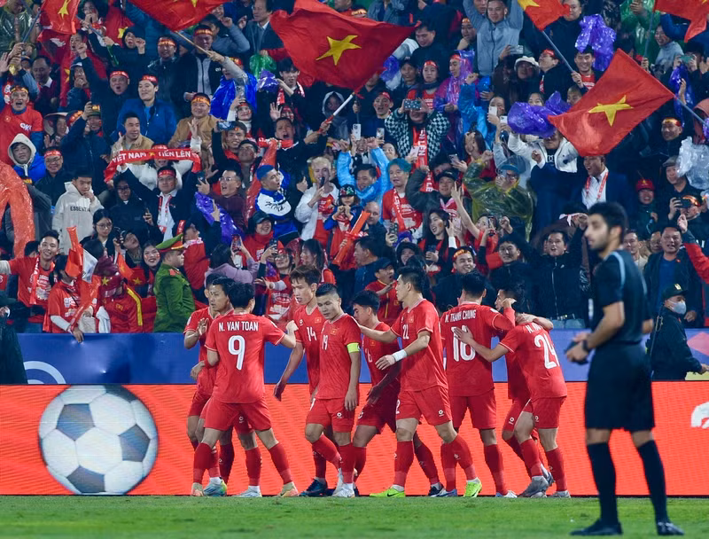 2024年东盟杯：越南队1-0战胜印度尼西亚队。（陈海 摄）