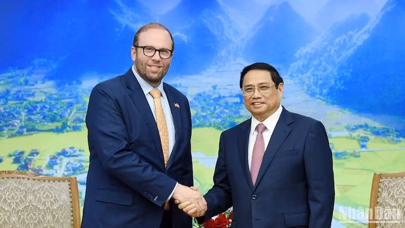 越南政府总理范明正会见美国众议院筹款委员会主席杰森·史密斯。