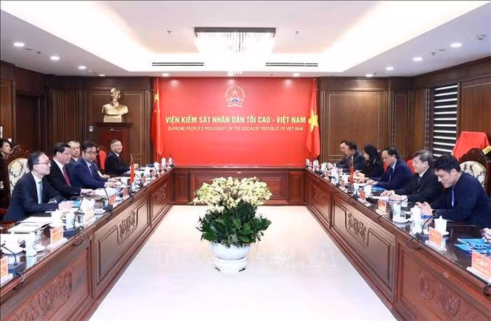 会议全景。
