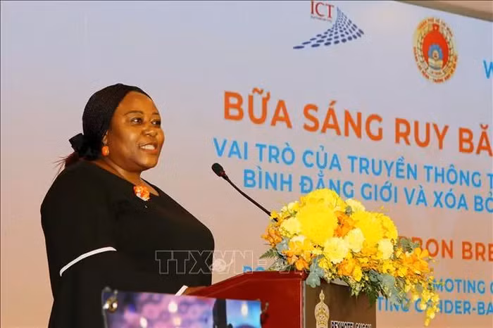 联合国妇女署(UN Women)常驻越南首席代表卡罗琳·尼亚梅蒙贝女士。 联合国妇女署(UN Women)常驻越南首席代表卡罗琳·尼亚梅蒙贝女士。
