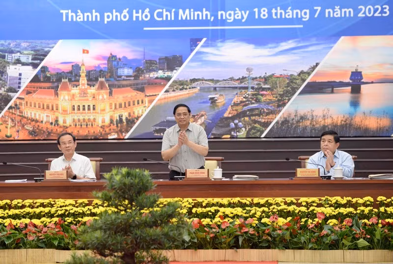 范明正总理做指导性发言。