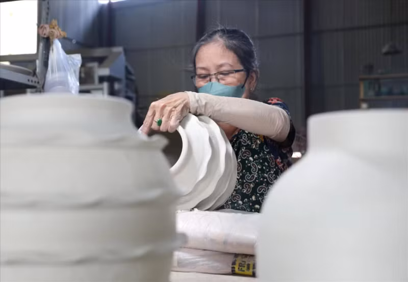 边和陶瓷的独特风格，取决于多种因素。