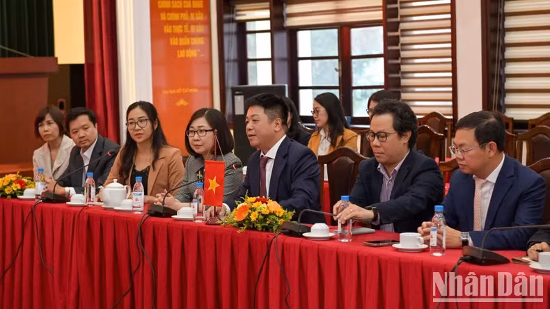 人民报社副总编辑桂廷原致辞。（世代 摄）