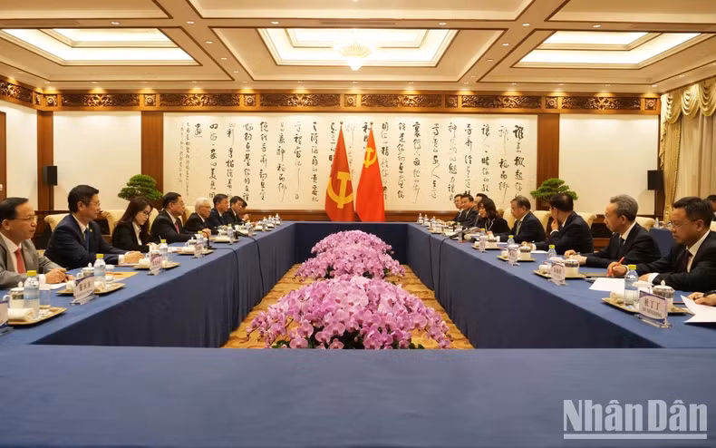 会谈场景。