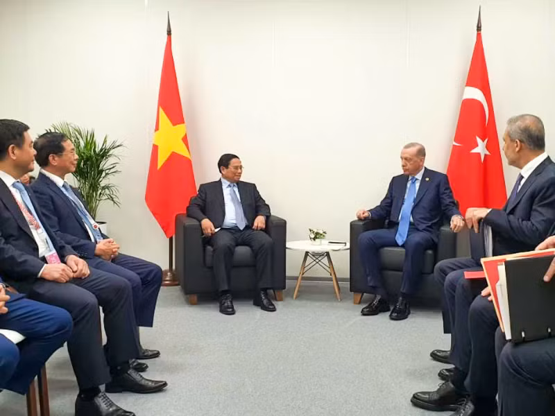 越南政府总理范明正会见土耳其总统埃尔多安。