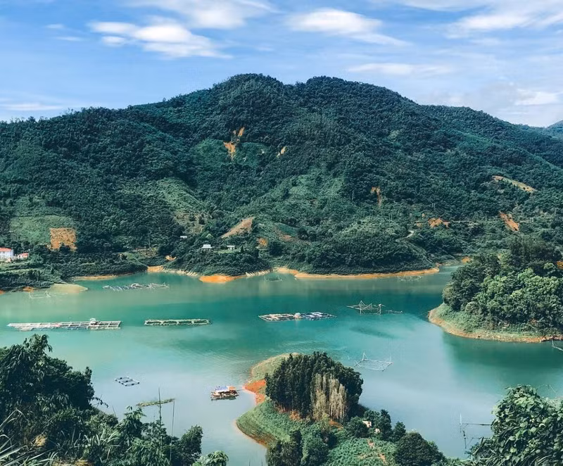 和平通奈：陆地上的下龙湾。