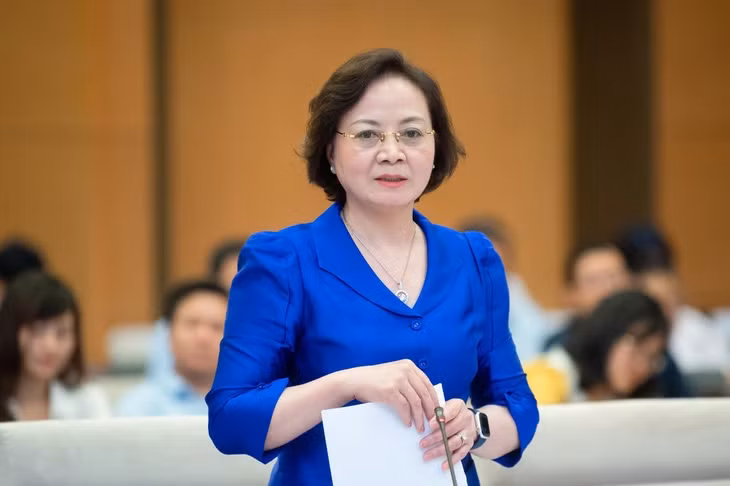 越南内务部部长范氏清茶。