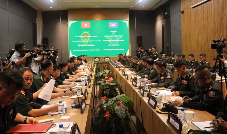 越南和柬埔寨第七次国防政策对话会在金边举行。