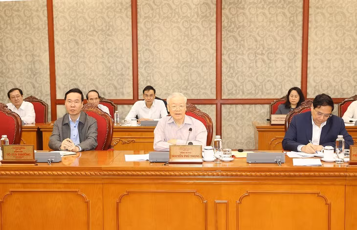 越共中央总书记阮富仲主持会议。