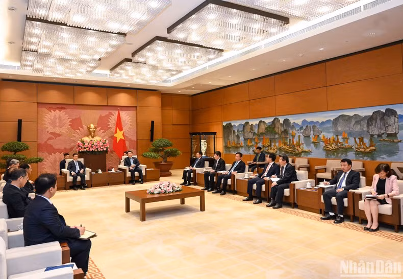 会见全景。