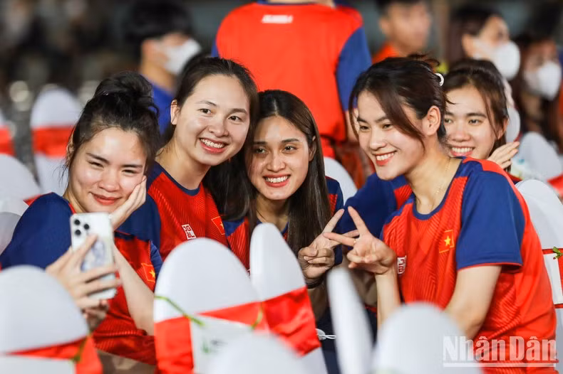 第32届东南亚运动会越南体育代表团出征仪式4月19日晚在河内国家体育训练中心举行。