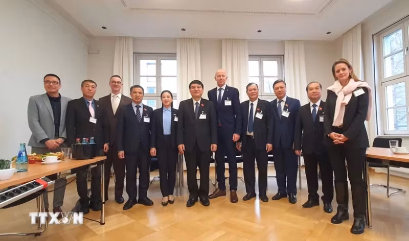 与会代表合影。