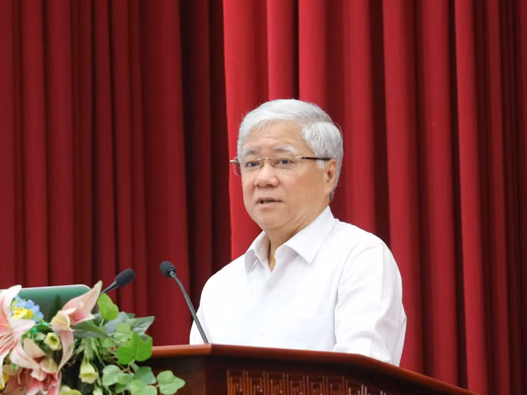 越共中央书记处书记、越南祖国阵线中央委员会主席杜文战。