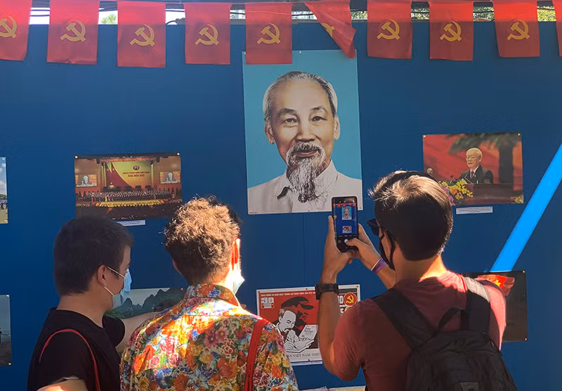 越南人民报社在《前进报》节留下深刻印象（组图） ảnh 4