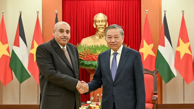 越共中央总书记苏林和约旦众议长马赞·卡迪。