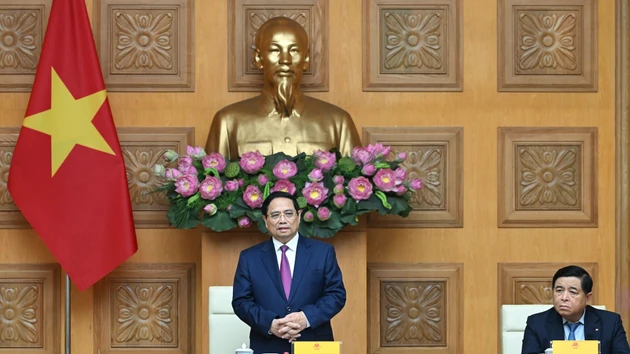 范明正总理主持会议。