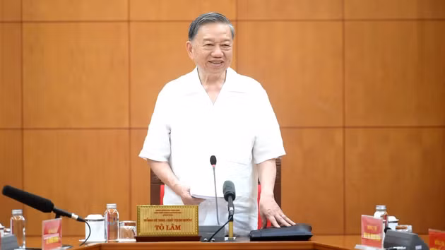 越共中央总书记、国家主席苏林在会上发表讲话。