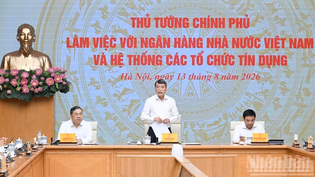政府总理黎明兴在会上发表指导性讲话。