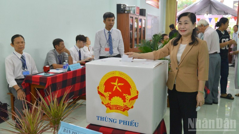 同塔省领导选举投票。