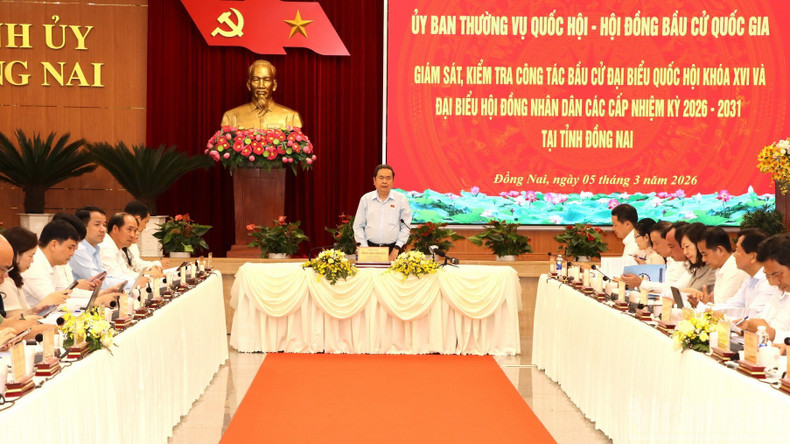 国会主席陈青敏与同奈省领导举行工作会议。