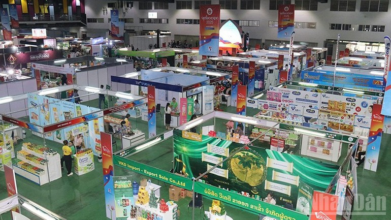 此次博览会规模约为250个展位。 此次博览会规模约为250个展位。