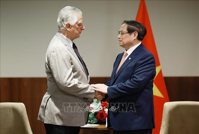 范明正总理会见FIRJAN主席路易斯·塞西奥·凯塔诺。 范明正总理会见FIRJAN主席路易斯·塞西奥·凯塔诺。
