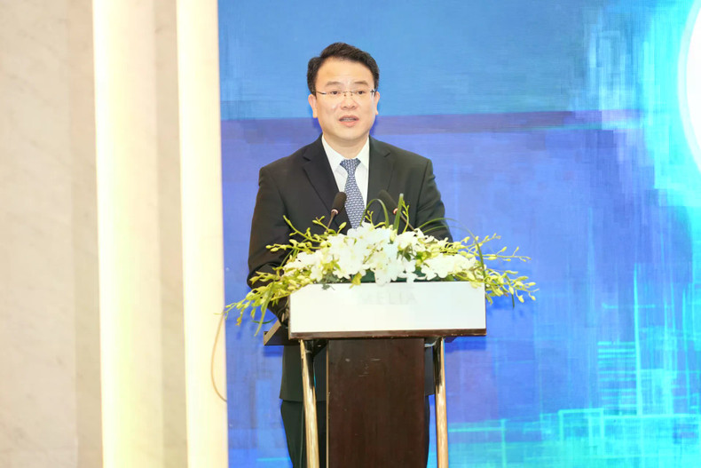 越南财政部副部长陈国芳发表讲话。 2pod03103-1749825475.jpg