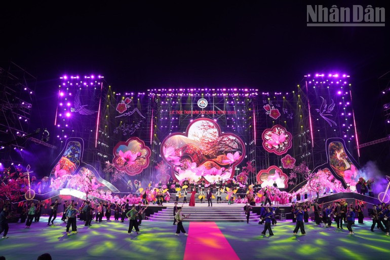 开幕式上的文艺节目。