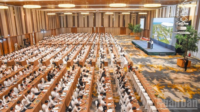 亚妮娜会展中心是岘港市唯一符合地区MICE标准的会展场所。