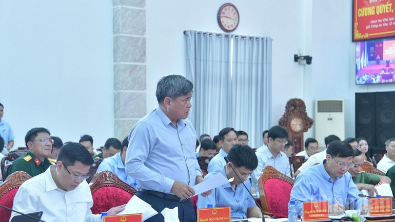 农业与环境部领导发表讲话。