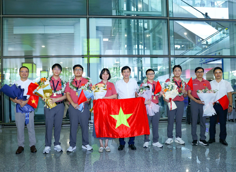 越南学生代表队在2025年第57届国际化学奥林匹克竞赛中斩获4枚金牌，其中2枚进入前10名。在奖牌榜上与中国队和美国队并列第一。