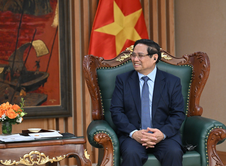 范明正总理发表讲话。 范明正总理发表讲话。