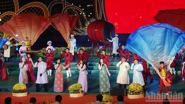 2026丙午年春节“水岸繁市”迎春花市开幕式上的文艺节目。