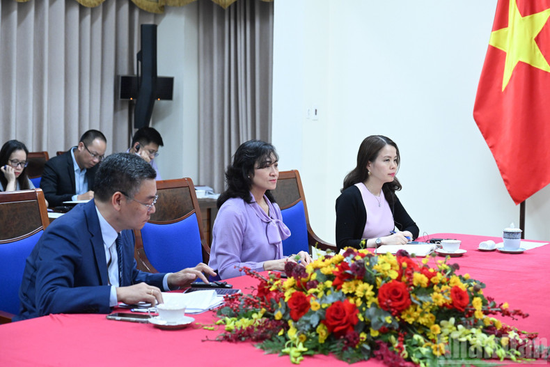 越南各部门、部位、行业领导代表。