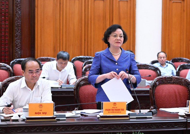 内务部部长范氏青茶发表讲话。 内务部部长范氏青茶发表讲话。