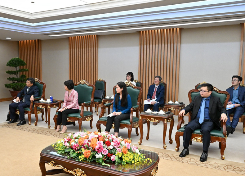 越南各部委、行业领导代表出席活动。