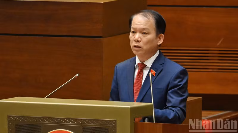 司法部长黄青松在会上发表讲话。