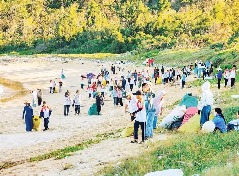 垃圾收集活动得到了当地居民和到访姑苏特区游客的热烈支持