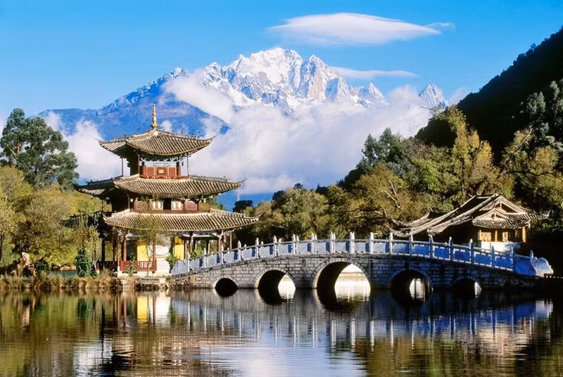 丽江古城正成为深受越南游客欢迎的热门旅游目的地。