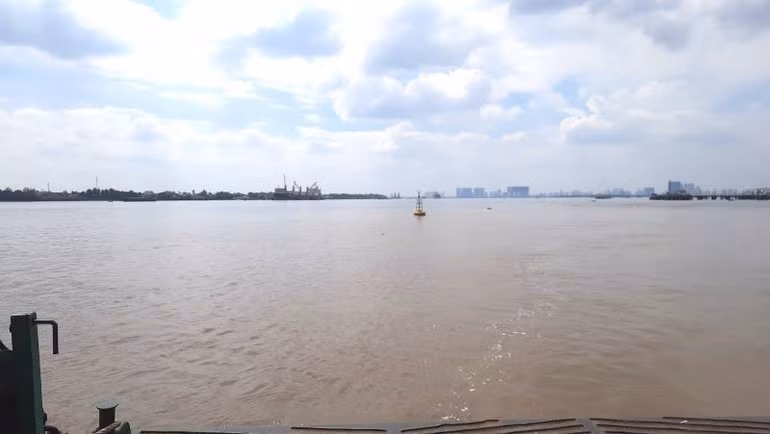 合并后的胡志明市拥有多样化的水路运输体系。