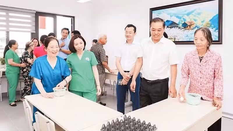 附图。