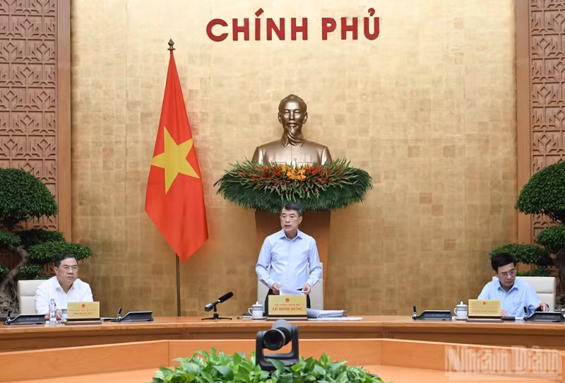 黎明兴总理在2026年8月政府例行会议上发表讲话。