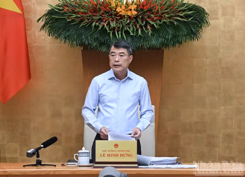 黎明兴总理在2026年8月政府例行会议上发表讲话。
