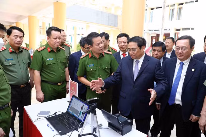 vna-potal-80-nam-cong-an-nhan-dan-viet-nam-vi-nuoc-quen-than-vi-dan-phuc-vu-8196443-1.jpg