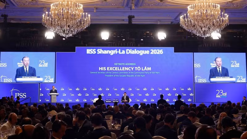 越共中央总书记、国家主席苏林在第23届香格里拉对话会上发表主旨演讲。