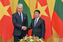 越南国家主席梁强举行仪式 欢迎立陶宛共和国总统吉塔纳斯·瑙塞达和夫人对越南进行正式访问【组图】